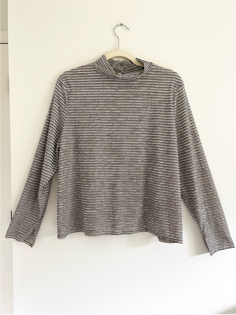 Nine West Black White Stripe Velvet Mockneck Top French Girl Chic Minimalist PXL